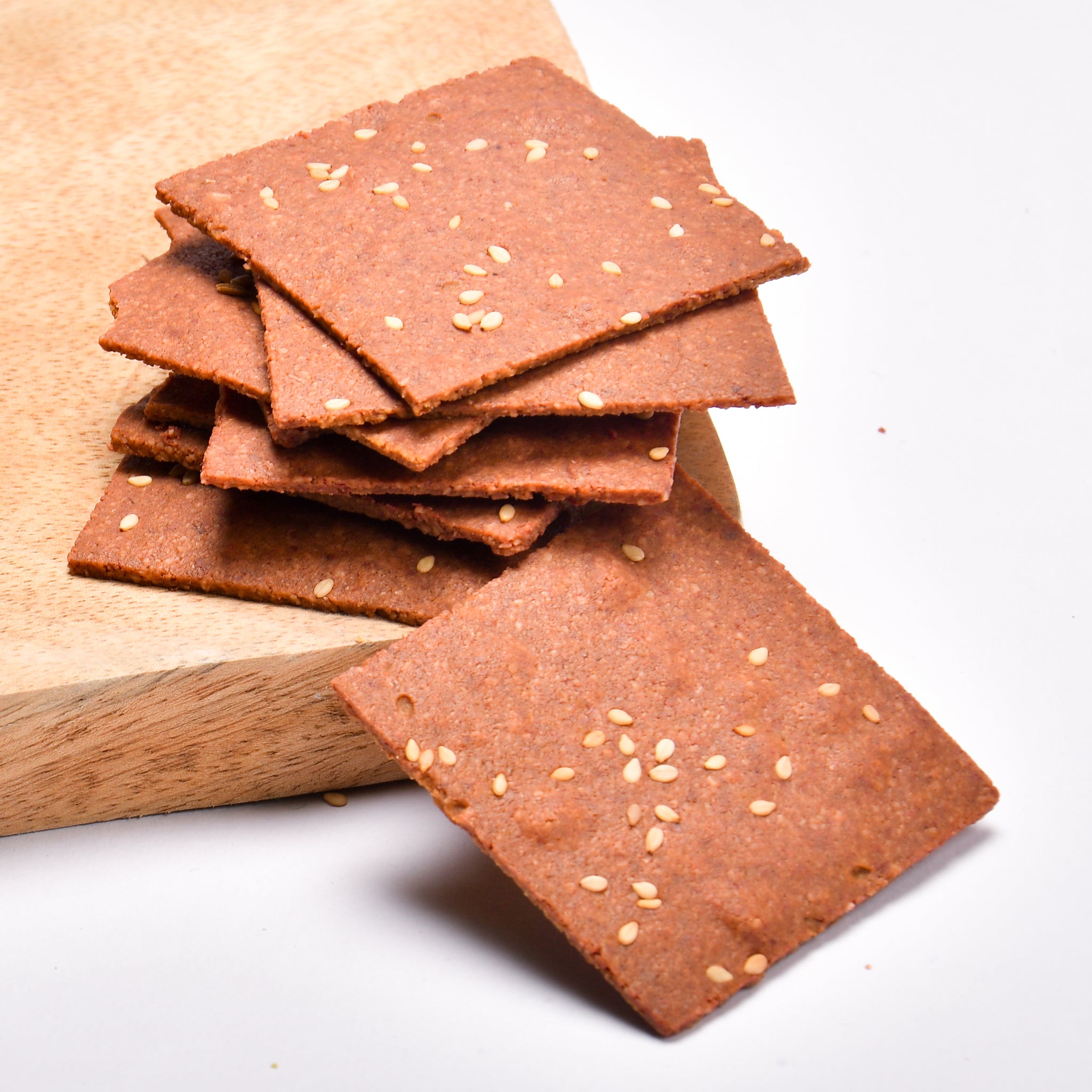 Beetroot crackers (12 pieces) with Curry Leaves Dip (150g)